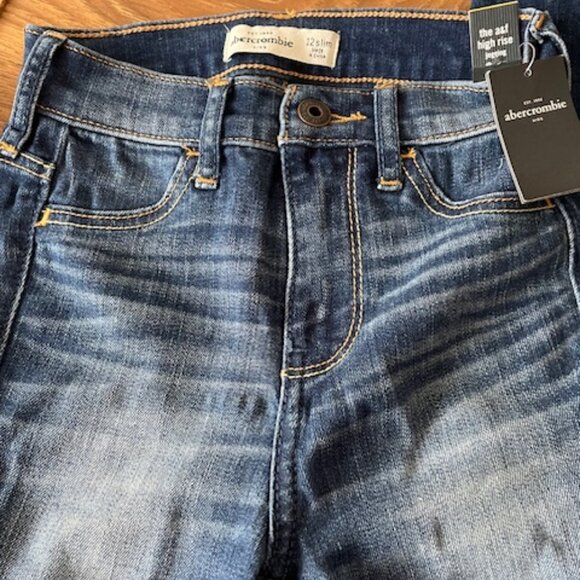 Abercrombie Child’s - Jeans - NWT – Size 12 slim fit - Picture 3 of 5